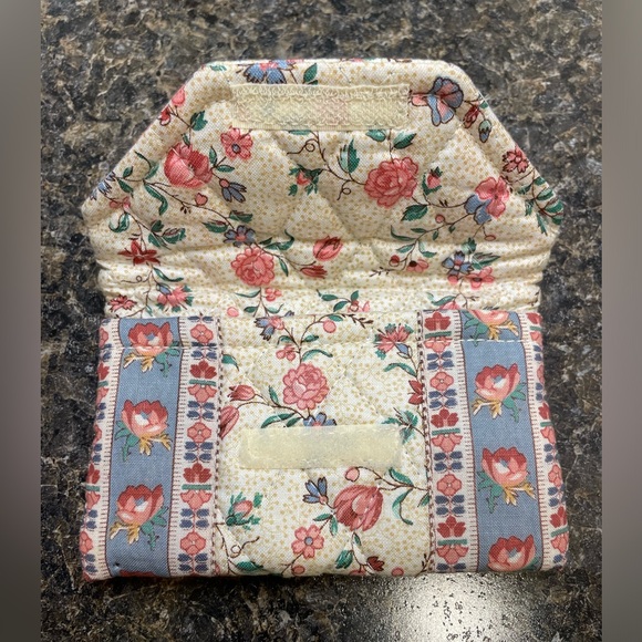 Vera Bradley small card flap pouch floral - Picture 3 of 8